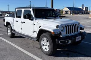 Jeep Gladiator Sport 4x4 2021 Usado y Confiable - Product Image 1