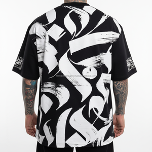 T-shirt pour homme imprimé graffiti, calligraphie abstraite blanche sur noir, coupe oversize à épaules tombantes, streetwear en coton, logo personnalisé OEM - Product Image 2