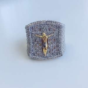 แหวนทองเส้นสวยสไตล์ฮิปฮอปสำหรับผู้ชายลาย Baguette Jesus CROSS Christian มีดีไซน์เพชรหลักสำหรับปาร์ตี้ - Product Image 1