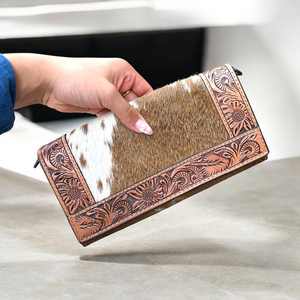 Bolso cruzado de cuero genuino con el mejor diseño, estilo bohemio occidental Vintage con estampado floral único hecho a mano para damas - Product Image 2