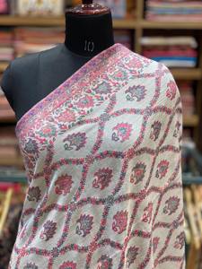 Châle en cachemire rose délicat, brodé, idéal pour l'hiver, les mariages, les cadeaux et les tenues traditionnelles - Product Image 4