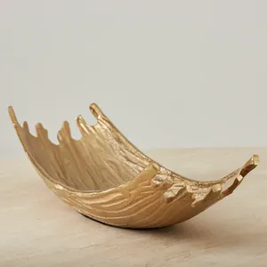 Plateau décoratif en aluminium LuxeServe avec côtés couverts Design élégant et durable pour la maison et les fêtes - Product Image 4