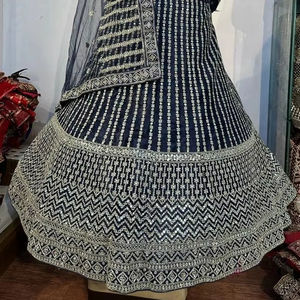 Vente en gros de filet brodé lourd d'été Lehenga 2.4m Dupatta 1.2m de chemisier en satin Jarkan Mirror Work B2B Export Ready for Winter - Product Image 1