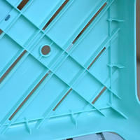 Tabouret empilable au design moderne de haute qualité du fabricant de meubles en plastique du Vietnam pour le bureau à domicile, l'intérieur et l'extérieur
