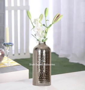 Florero de Metal de diseño real, acabado martillado plateado para el hogar, sala de estar, decoración del suelo, florero hecho a mano - Product Image 4