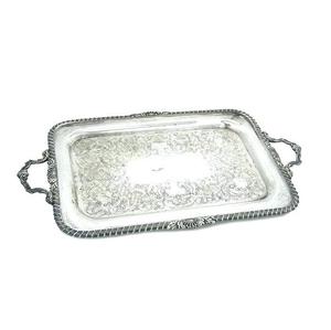 Poignées en métal plateau de service vaisselle décoration de salle à manger à la maison forme rectangulaire pour les fruits et la salade servant une finition artisanale - Product Image 1