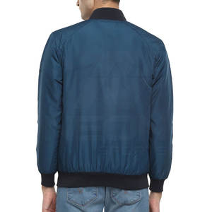 Chaqueta Bomber de Alta Calidad en Color Sólido, 100% Poliéster, con Bolsillos y Cierre, Chaqueta Bomber de Invierno para Hombre - Product Image 2
