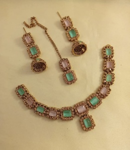 Bijoux artificiels en acier inoxydable plaqué or antique pour mariage indien/pakistanais, collier de fête pour femmes, ensembles de boucles d'oreilles - Product Image 5