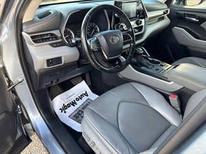 รถยนต์มือสองราคาประหยัด ปี 2021 โตโยต้า ไฮแลนเดอร์ X-LE พวงมาลัยซ้าย - Product Image 4