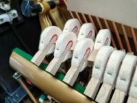 Piano Tegak Kawai BS2A buatan Jepang untuk Pertunjukan Profesional  Pengiriman Global Tersedia  Soundboard Kayu Solid DS60