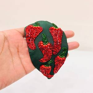 Nuevo 2025 corazón rojo superventas accesorios para el cabello indio bordado a mano con cuentas diademas anudadas diademas con perlas - Product Image 6