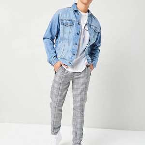 Chaqueta de mezclilla de poliéster vintage para hombre con bordado personalizado, etiqueta privada, estilo streetwear, con bolsillos cargo, abotonada, lavado a la piedra, estampado azul - Product Image 4