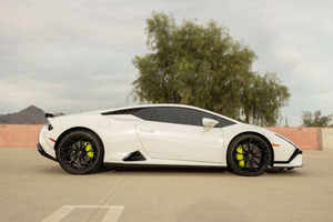 Auto Deportivo Exótico de Lujo Usado, Años 2023-2025, Chasis Optimizado para Rendimiento, Iluminación LED, Asientos Deportivos, Avanzado, Importado de Japón - Product Image 2