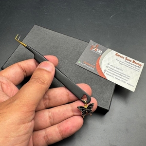 Pince à cils professionnelle en or noir à 90 degrés Logo personnalisé pince à cils papillon en acier inoxydable pince à épiler pince à cils - Product Image 1