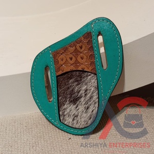 Fourreau de couteau en cuir usiné à la main en vente de gros Fourreau de couteau pliant de poche florale Fourreau de couteau de trappeur à ceinture en cuir de vachette personnalisé - Product Image 1