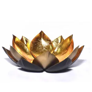 เชิงเทียนดอกบัวสองสี,เชิงเทียนโลหะตัวยึดไฟทีตกแต่งบ้านงานฝีมือโลหะสำหรับตกแต่งคริสต์มาส - Product Image 1