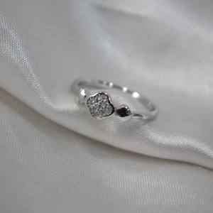 Anillo de piedras preciosas de Plata de Ley 925 ligero minimalista delicado diseño exclusivo con circonita cúbica - Product Image 1