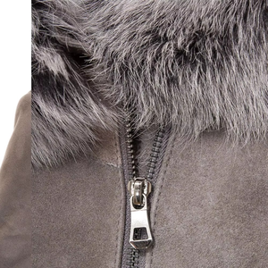 Veste en cuir brillante surdimensionnée sur mesure pour femmes, vêtements d'extérieur tendance pour femmes - Veste en cuir de moto respirante - Product Image 6