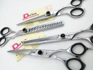 Juego de tijeras de aseo para mascotas con etiqueta personalizada privada profesional de 4 Uds., tijeras recortadoras de pelo para mascotas de acero inoxidable con ESTUCHE DE PU - Product Image 4