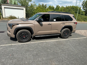 Nuevo Sequoia Levin 2024, 5 Plazas, 4.1 6L Híbrido V6, 10KM, Interior Claro, Automático, R21 Turbo 16V, Sedán, Techo Panorámico, 360 Izquierda - Product Image 5