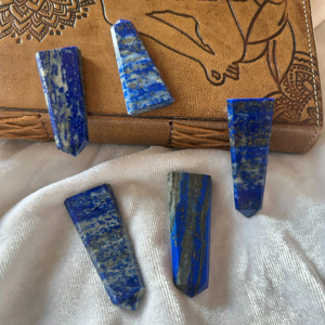 100% baguette de crayon Lapis Lazuli sculpté naturel poli Feng Shui cristal à pointe plate pour l'énergie de guérison artisanat en pierre semi-précieuse - Product Image 1