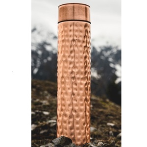 Botella de agua de cobre Ayurvédica para una vida consciente de la salud - Product Image 4