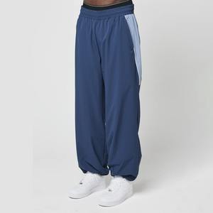 Ensemble de survêtement en nylon à deux pièces avec logo personnalisé, de haute qualité, à séchage rapide, fermeture éclair réfléchissante, survêtement léger pour hommes - Product Image 5