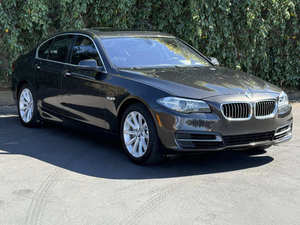 BMW Serie 5 535i 2014, Sedán 4 Puertas, Tracción en las Cuatro Ruedas, Transmisión Manual/Automática, Motor 4L, Interior de Cuero Oscuro, Cámara Trasera, Techo Corredizo, Faros LED - Product Image 4