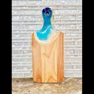 2024 vente chaude planche à fromage en résine de bois de haute qualité personnalisable époxy Art travail bas prix planche à découper et à découper - Product Image 2