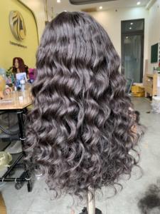 Perruque en cheveux humains ondulés effet océan avec closure et frontal en dentelle transparente - Product Image 2