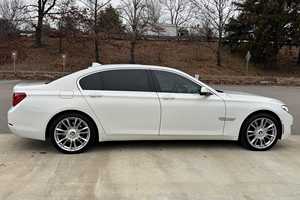 BMW 740Ld xDrive d'occasion 2015, modèle Turbodiesel rare, transmission intégrale, intérieur blanc opale individuel - Product Image 3