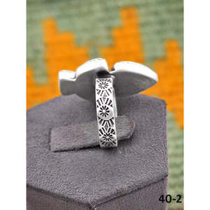 Bague ajustable en argent sterling et turquoise, inspirée du sud-ouest, avec sertissage clos artisanal, idéale pour un cadeau - Product Image 4