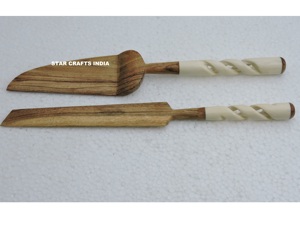 Birthday <b>Cake</b> <b>Server</b> with Unique Wooden Handle Silver Shiny Polished Use Tabletop <b>Cake</b> <b>Server</b> for Selling - Product Image 1