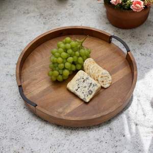 Plateau en bois de forme ronde décoratif fabriqué à la main avec un nouveau design idéal pour la décoration de table et l'utilisation de stockage de collations sèches - Product Image 2