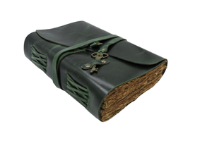 Journal en cuir personnalisé fait à la main avec du papier à bords festonnés, carnet en cuir véritable avec serrure à clé pour une grande écriture - Product Image 3