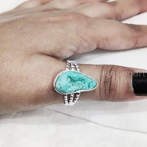 Bijoux en pierre brute Bague pour femme Pierre précieuse turquoise brute naturelle Pierre de naissance de décembre Bande à pois Bague en argent sterling 925 faite à la main - Product Image 2