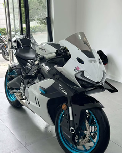 Prêt à expédier la moto 675SS 2025 - Product Image 1