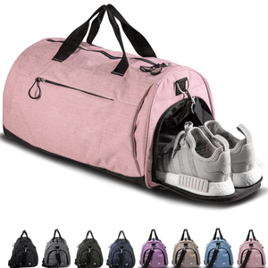 Sac de sport conçu pour la salle de sport, les voyages et le transport quotidien, avec tissu résistant, sangles réglables et grand espace intérieur pour l'équipement. - Product Image 6