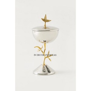 หัวเผาเครื่องหอมโลหะเคลือบเงาสีเงินเคลือบเงาพร้อมฐานชุบทองดีไซน์เนอร์ฝาปิดด้านบน - Product Image 1