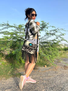 Sac à bandoulière à franges en cuir suédé de fourrure de style occidental de haute qualité pour femmes Boho avec pierre turquoise nouveau Logo imprimé Hide Design - Product Image 6