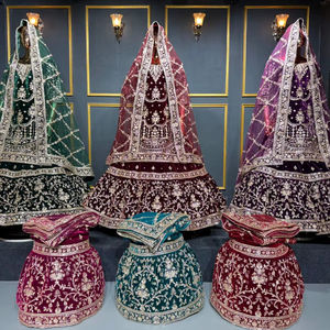 Lehenga choli farshi vérifié avec de riches broderies de mariée neuves et un large style classique à volants - Product Image 1