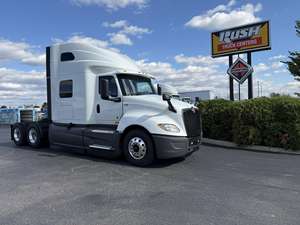 Camion benne d'occasion INTERNATIONAL 2012-2017, moteur diesel 10 cylindres, caméra arrière 360°, écran tactile, automatique, Euro 5, transmission 6x4 - Product Image 5