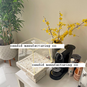 Présentoir à gâteaux doré au design haut de gamme élégant et table de présentation de gâteaux sur piédestal - Product Image 2