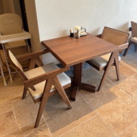 Massivholz Restaurant Tisch- und Stuhl-Set, Walnuss-Finish Esstisch mit Rattan-Rückenlehnen-Stühlen für Café Hotel Essbereich