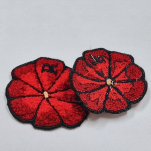 Parche de Felpa con Flor Roja y Cualquier Letra, Parches Bordados con Borde Bordado, para Hombre o Mujer, DIY - Product Image 2