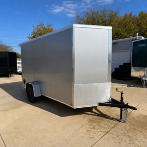 Remorque de transport utilitaire fermée, mono-essieu, capacité de charge 1001-2000 kg - Product Image 1