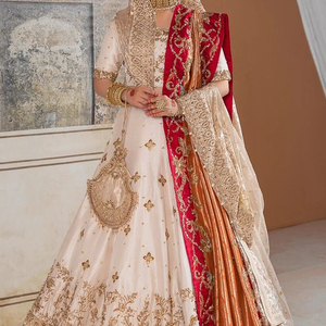 Vestido elegante hasta el suelo de la novia de la India/Pakistán embellecido con cuentas de cristal, piedra, trabajo DABKA @ 2023 - Product Image 1
