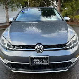 Vo-lkswagen Golf d'occasion 2019 à vendre - Product Image 1