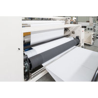 Machine automatique industrielle de rembobinage et de perforation de papier en rouleau de 2800 mm pour la fabrication de papier toilette, avec moteur à engrenages et contrôle PLC
