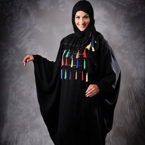 Lo mejor para el uso diario Abaya negra con Tassal multicolor - Product Image 1
